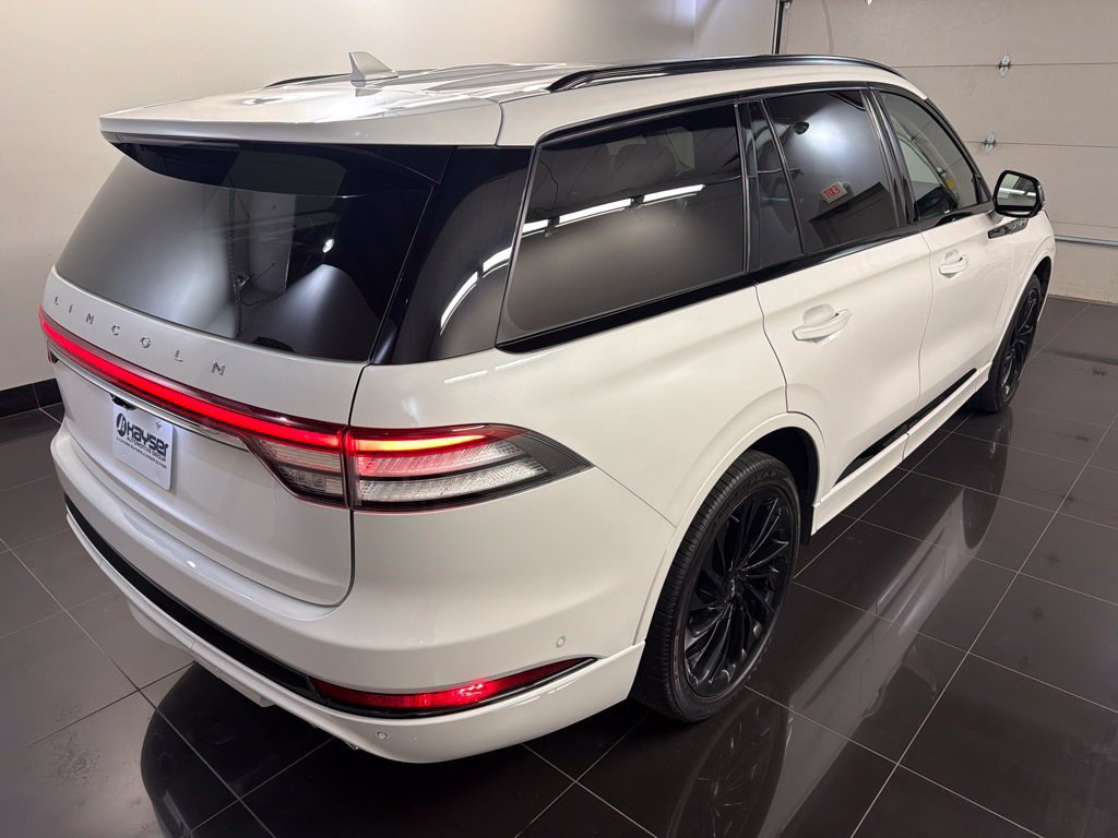 Used 2023 Lincoln Aviator Reserve w/ Equipment Group 201A AWD/4WD image 6