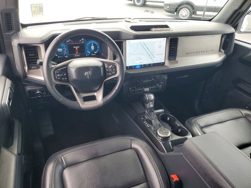 Used 2025 Ford Bronco Outer Banks AWD/4WD image 13