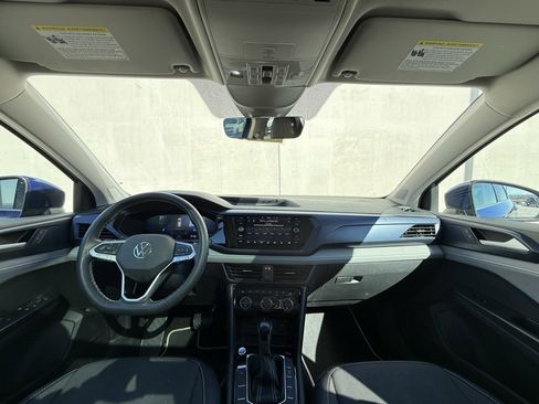 Certified 2024 Volkswagen Taos SE image 6