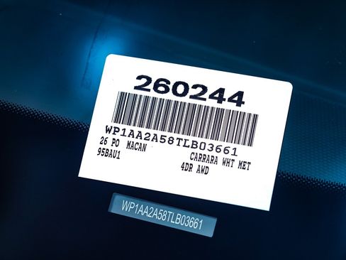 Certified 2026 Porsche Macan AWD/4WD image 29