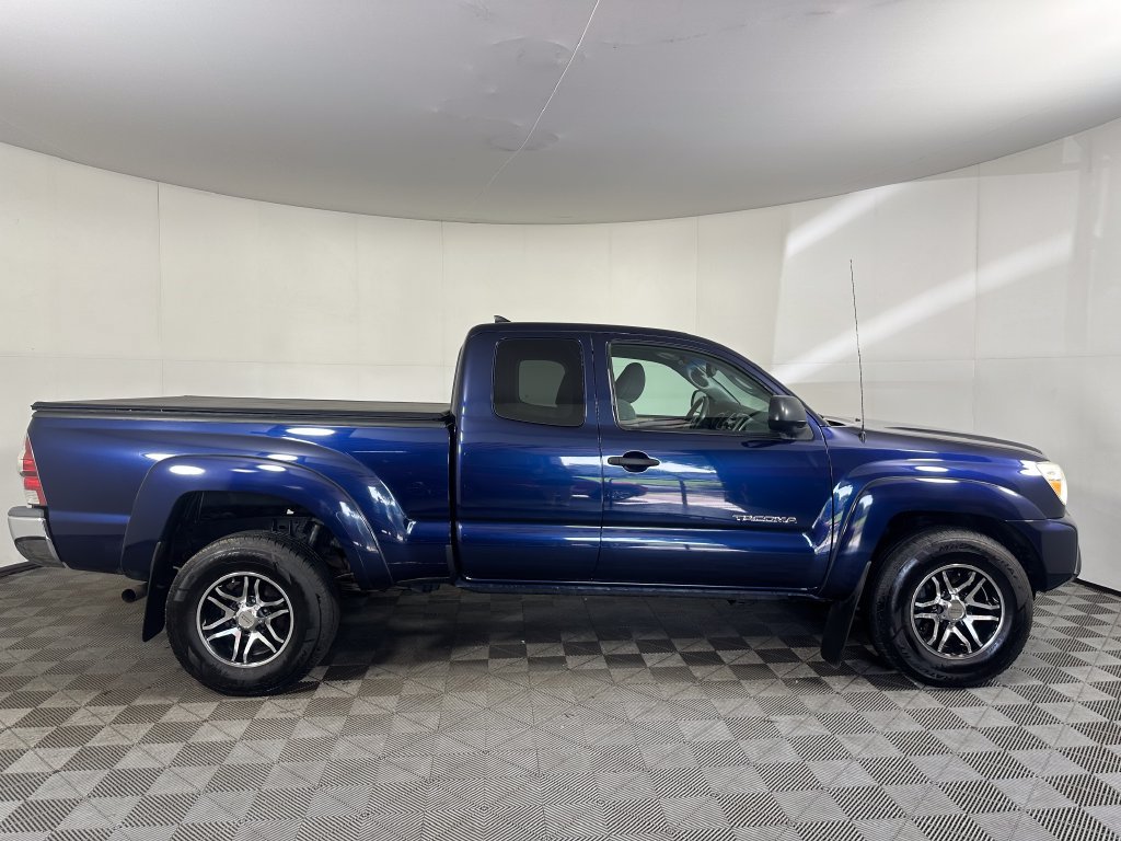 Used 2012 Toyota Tacoma 4x4 Access Cab V6 w/ SR5 Pkg image 6