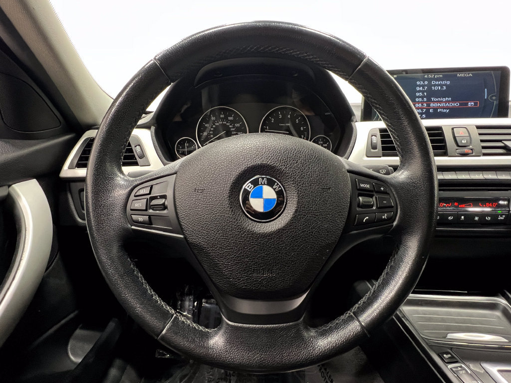 Used 2013 BMW 328i xDrive Sedan AWD/4WD image 22