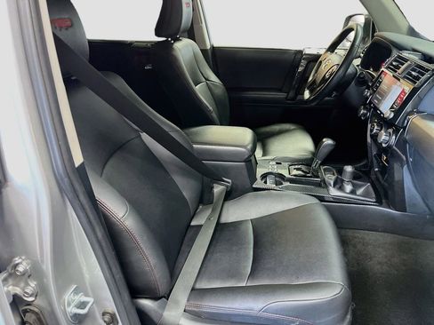 Used 2021 Toyota 4Runner Venture w/ Moonroof Package AWD/4WD image 29