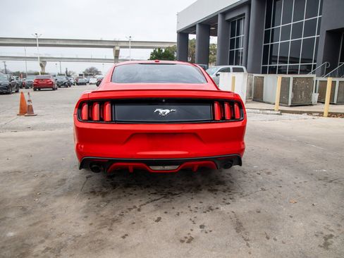 Used 2016 Ford Mustang Premium image 9