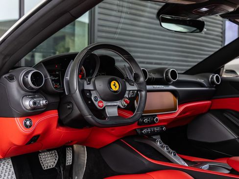 Used 2020 Ferrari Portofino RWD image 38