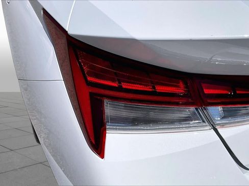 Used 2025 Hyundai Elantra Limited FWD image 28
