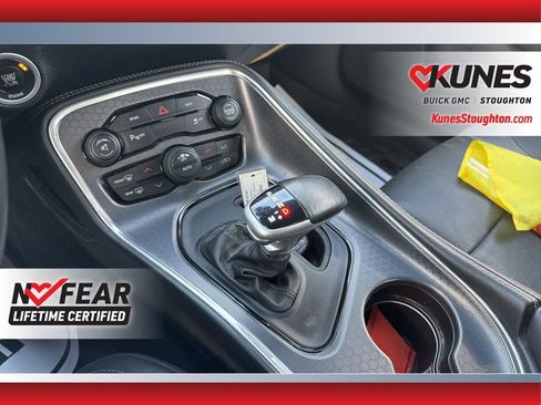 Used 2015 Dodge Challenger SXT Plus image 29