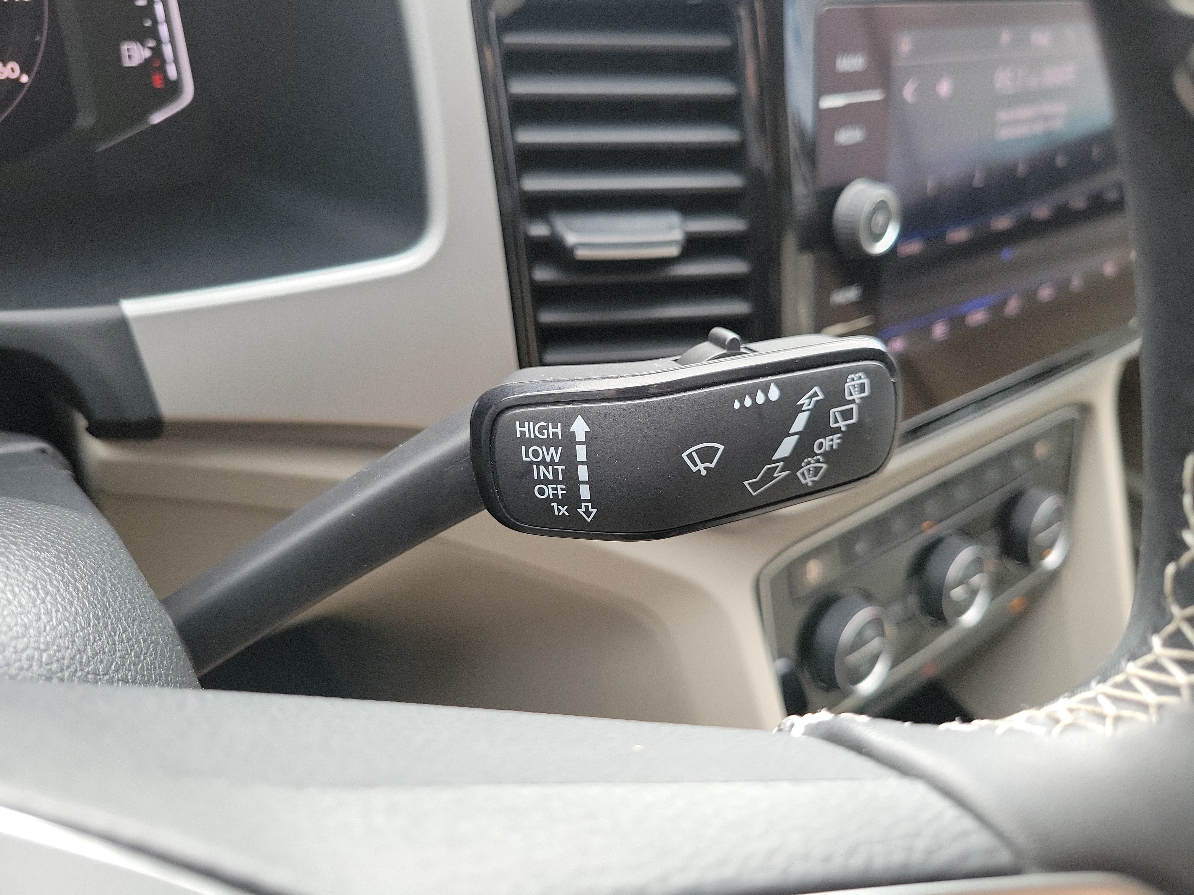 Used 2022 Volkswagen Atlas SE FWD image 31