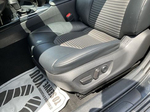 Used 2020 Toyota Camry SE FWD image 20