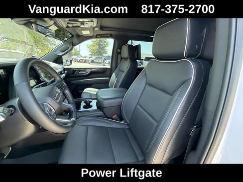 Used 2025 GMC Yukon XL Elevation w/ Elevation Premium Package AWD/4WD image 15
