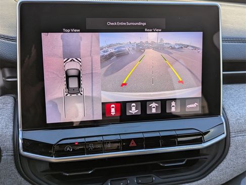 Used 2023 Jeep Compass Latitude w/ Convenience Group image 12