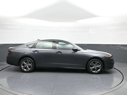 Certified 2023 Honda Accord EX image 5