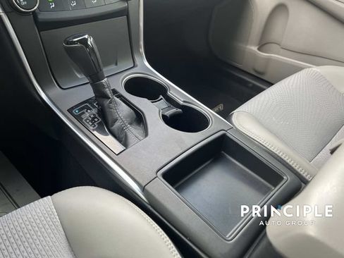 Used 2016 Toyota Camry SE FWD image 27