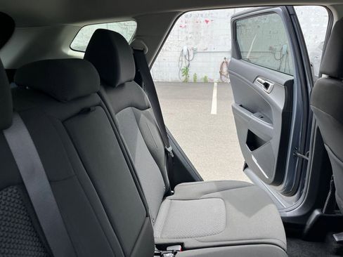 Used 2025 Kia Sportage LX FWD image 36