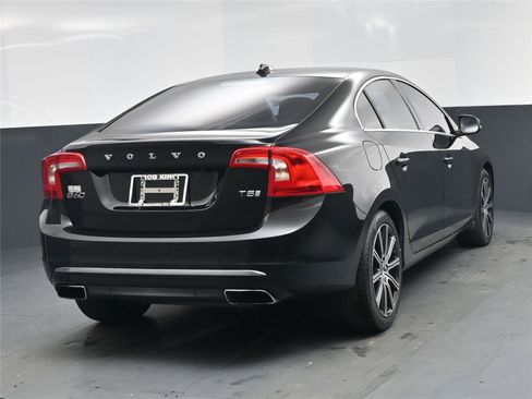 Used 2018 Volvo S60 T5 Inscription image 19