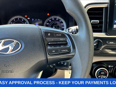 Used 2020 Hyundai Venue SEL FWD image 12
