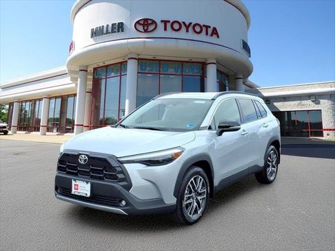 Certified 2026 Toyota Corolla Cross XLE w/ Convenience Package AWD/4WD image 1