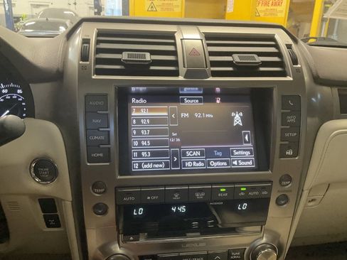 Used 2014 Lexus GX 460 Luxury w/ Preferred Accessory Package image 18