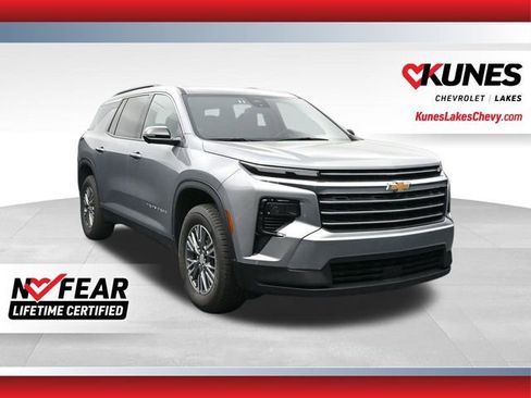 Used 2024 Chevrolet Traverse LT FWD image 1