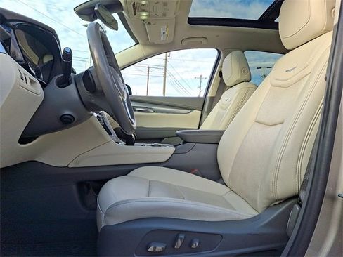 Used 2022 Cadillac XT5 Premium Luxury image 13