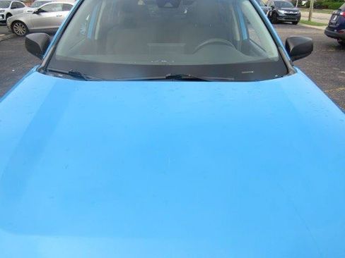Used 2019 Toyota RAV4 LE FWD image 5