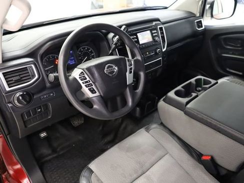 Used 2017 Nissan Titan S image 12