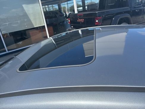 Used 2015 Hyundai Elantra SE w/ Option Group 03 image 5