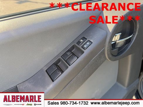 Used 2015 Nissan Xterra S image 12