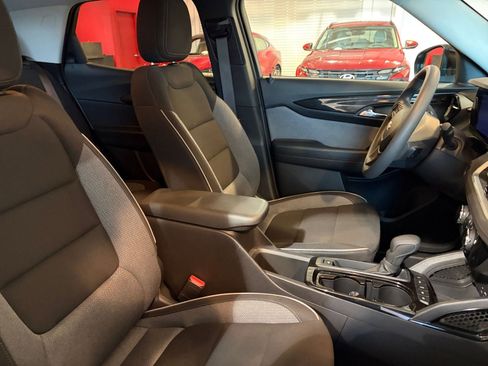 Used 2025 Chevrolet TrailBlazer LT image 34