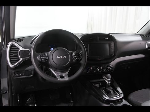 Used 2024 Kia Soul LX w/ Option Group 015 FWD image 6