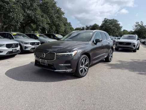 Certified 2023 Volvo XC60 B5 Plus AWD/4WD image 2