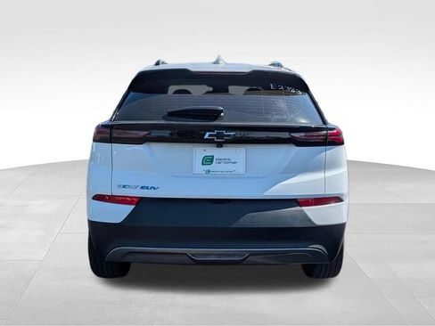 Used 2023 Chevrolet Bolt EUV LT w/ Convenience Package FWD image 6