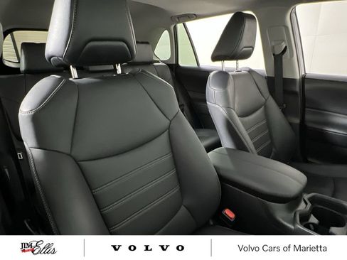 Used 2021 Toyota RAV4 XLE Premium image 23