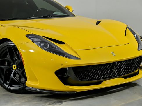 Used 2019 Ferrari 812 Superfast RWD image 3