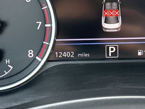 Used 2025 Nissan Sentra SR w/ SR Premium Package image 19