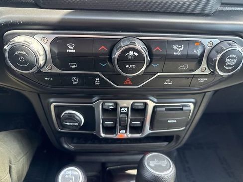 Certified 2022 Jeep Wrangler Unlimited Sport AWD/4WD image 18