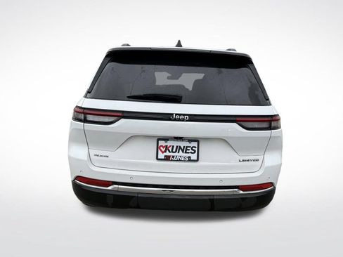Used 2023 Jeep Grand Cherokee Limited AWD/4WD image 10