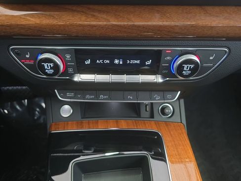 Used 2023 Audi Q5 2.0T Premium w/ Convenience Package image 23