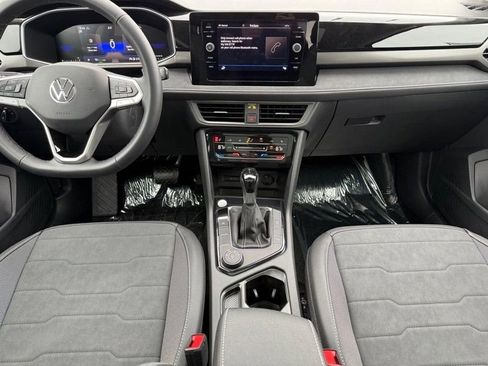 New 2026 Volkswagen Taos SE AWD/4WD image 6