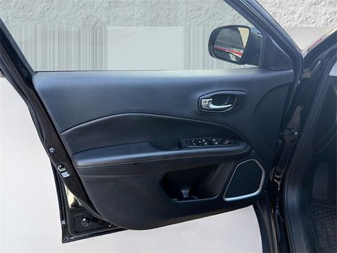 Used 2020 Jeep Compass Latitude w/ Popular Equipment Group image 21