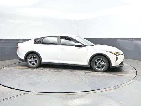 Used 2025 Kia K4 FWD image 5