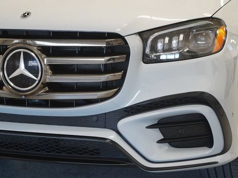 Used 2024 Mercedes-Benz GLS 450 4MATIC image 6