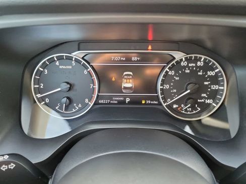 Used 2024 Nissan Rogue SV FWD image 28