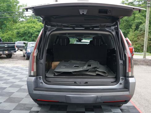 Used 2019 Cadillac Escalade ESV Luxury AWD/4WD image 93