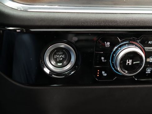 Used 2023 GMC Sierra 1500 SLT w/ SLT Convenience Package image 18