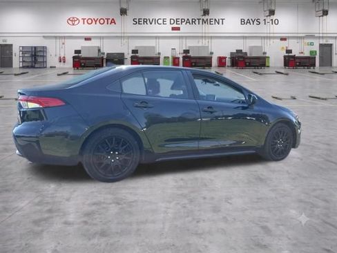 Used 2021 Toyota Corolla LE FWD image 5