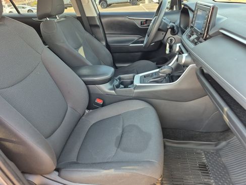 Used 2020 Toyota RAV4 LE AWD/4WD image 24