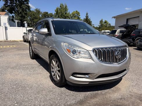 Used 2017 Buick Enclave Leather FWD image 4