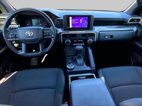 Used 2025 Toyota Tacoma SR5 AWD/4WD image 16