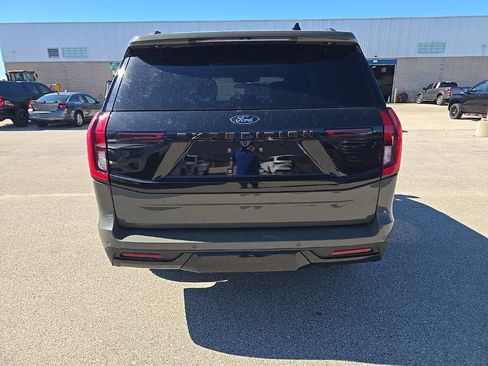 Used 2025 Ford Expedition Tremor AWD/4WD image 5